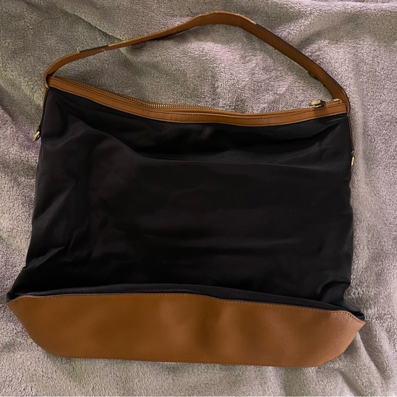 Michael Kors Kempton Nylon Women's Shoulder Bag - Picture 3 of 11